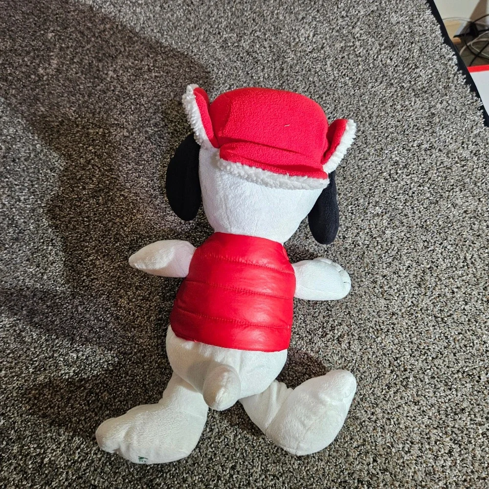 Peanuts Snoopy Plush Macys Holiday 2015 Red Puffer Vest Trapper Hat Collectible